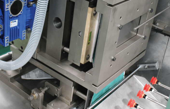 定型袋包裝機 HSL-203- 切模機構- 隆典科技